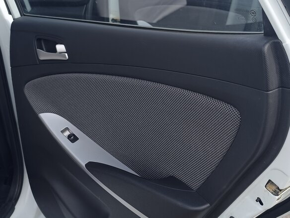 2013 Hyundai Solaris I, белый, 950000 рублей - вид 17