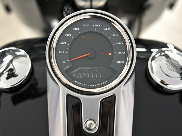 2019 Harley-Davidson Fat Boy, чёрный, 1799000 рублей - вид 8