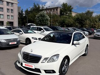 2011 Mercedes-Benz E-Класс 300 IV (W212, S212, C207), белый, 1320000 рублей, вид 1