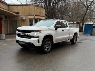 2019 Chevrolet Silverado Crew Cab IV (T1XX), белый, 4750000 рублей, вид 1