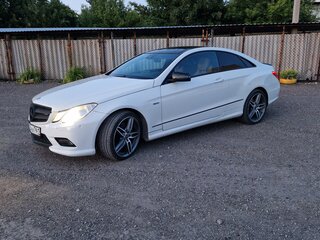 2011 Mercedes-Benz E-Класс 250 5G-Tronic IV (W212, S212, C207), белый, 1350000 рублей, вид 2