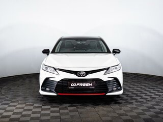 2021 Toyota Camry VIII (XV70) Рестайлинг, белый, 3250000 рублей, вид 3