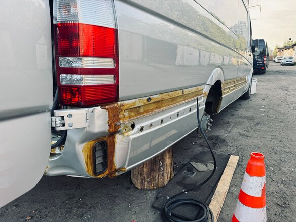 2009 Mercedes-Benz Sprinter, серебристый, 4000000 рублей - вид 17