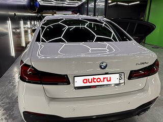 2022 BMW 5 серии 530e VII (G30/G31/G38) Рестайлинг, белый, 6000000 рублей, вид 5