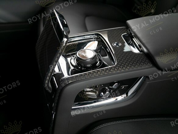 2025 Rolls-Royce Cullinan Black Badge I Рестайлинг (Series II), серый, 61900000 рублей - вид 18