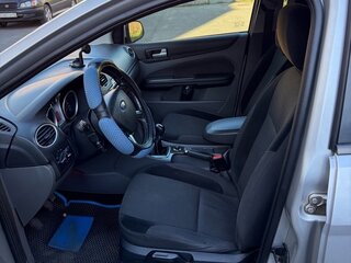 2008 Ford Focus II Рестайлинг, серебристый, 450000 рублей, вид 5