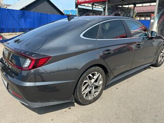 2021 Hyundai Sonata VIII (DN8), серый, 2250000 рублей, вид 3