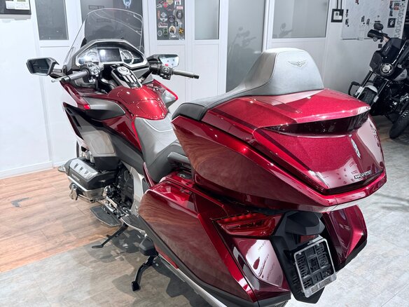2023 Honda GL 1800 Gold Wing, красный - вид 7