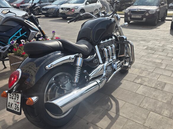 2005 Triumph Rocket III, чёрный, 700000 рублей - вид 8