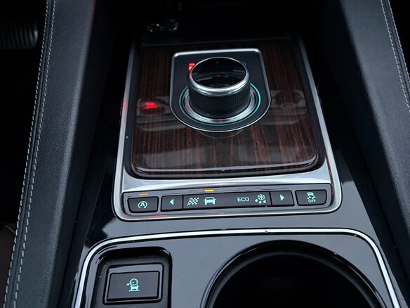 2016 Jaguar F-Pace I, белый, 2400000 рублей - вид 23