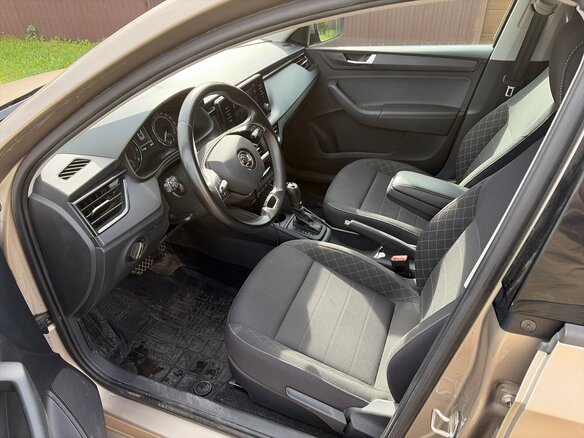 2020 Skoda Rapid II, бежевый, 1550000 рублей - вид 8