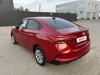 2020 Hyundai Solaris II Рестайлинг, красный, 1680000 рублей, вид 4