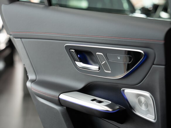 2026 Mercedes-Benz GLC AMG 43 AMG II (X254), чёрный, 9990000 рублей - вид 16
