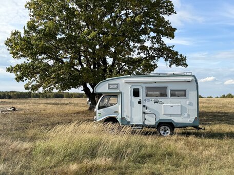 2002 Toyota Dyna, белый, 8500000 рублей, вид 5