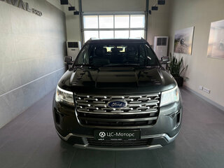 2018 Ford Explorer V Рестайлинг 2, серый, 2939000 рублей, вид 2