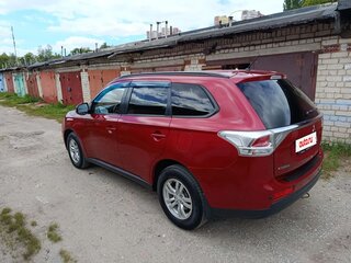 2013 Mitsubishi Outlander III, красный, 1250000 рублей, вид 4