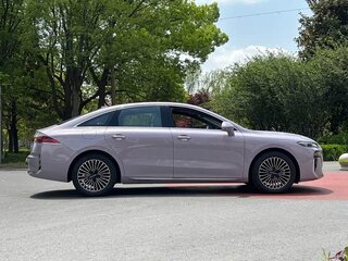 2025 Roewe M7, фиолетовый, 2852111 рублей, вид 4