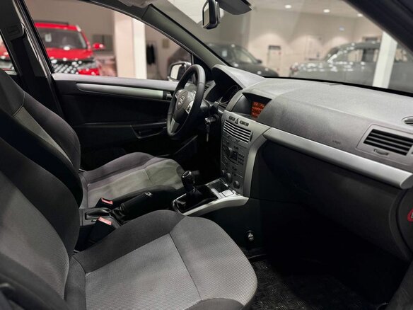2013 Opel Astra H Рестайлинг, белый - вид 16