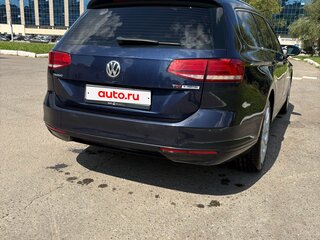 2017 Volkswagen Passat B8, синий, 2000000 рублей, вид 4