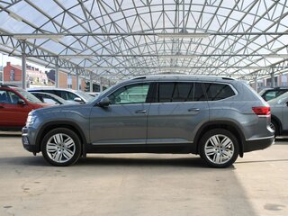 2018 Volkswagen Teramont I, серый, 3290000 рублей, вид 2