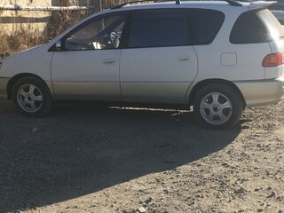 1995 Toyota Ipsum I (M10), белый, 430000 рублей, вид 3