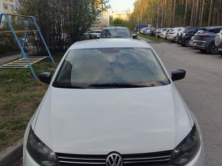 2014 Volkswagen Polo V, белый, 565000 рублей, вид 2