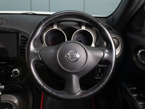 2018 Nissan Juke I Рестайлинг, белый, 1500000 рублей - вид 11