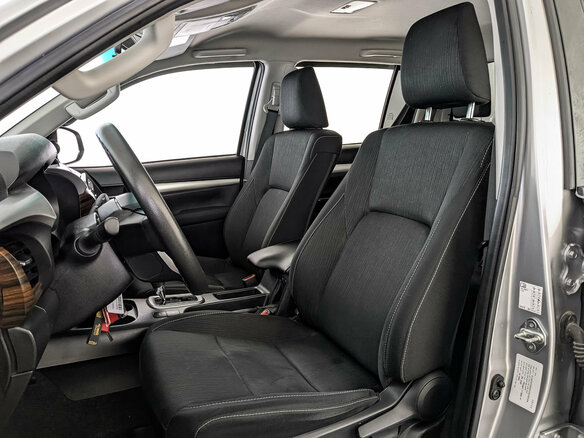 2022 Toyota Hilux VIII Рестайлинг 2, серебристый - вид 19
