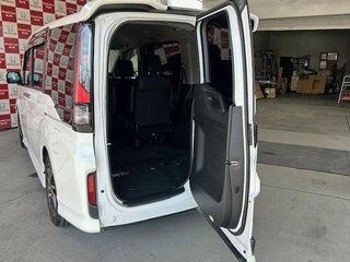 2016 Honda Stepwgn Spada V, белый, 1320000 рублей, вид 3