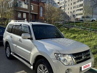 2013 Mitsubishi Pajero IV Рестайлинг 1, белый, 2380000 рублей, вид 2