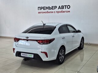 2019 Kia Rio IV, белый, 1370000 рублей, вид 4