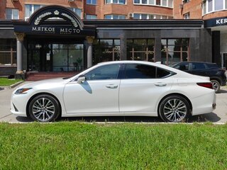 2018 Lexus ES 250 VII, белый, 3570000 рублей, вид 1