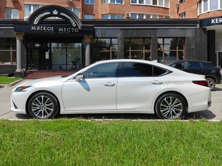2018 Lexus ES 250 VII, белый, 3520000 рублей, вид 1