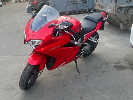 2015 Honda VFR 800, красный, 690000 рублей, вид 5