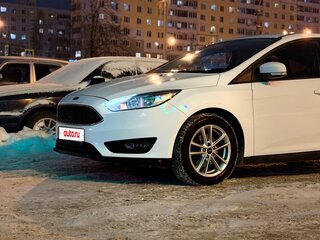 2017 Ford Focus III Рестайлинг, белый, 1000050 рублей, вид 2