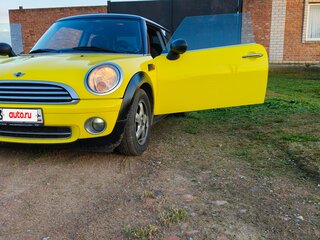 2009 Mini Hatch One II (R56), жёлтый, 620000 рублей, вид 1