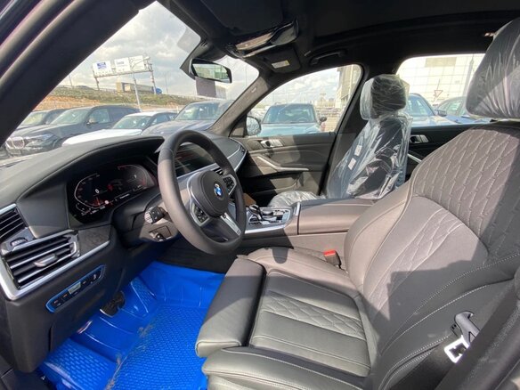 2025 BMW X7 30d I (G07), чёрный - вид 2