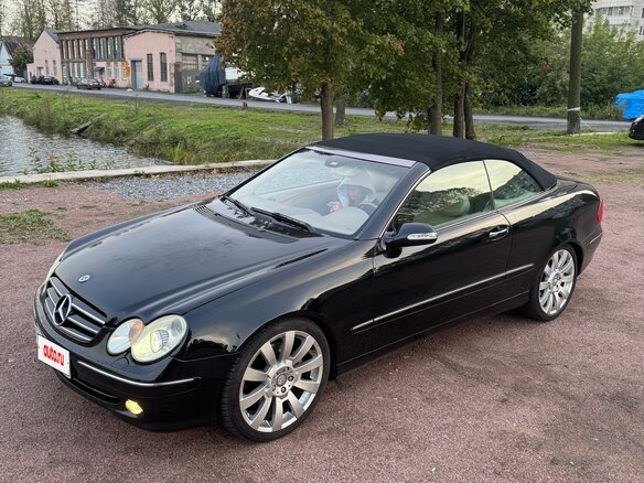 2005 Mercedes-Benz CLK-Класс 320 II (W209), чёрный, 990000 рублей