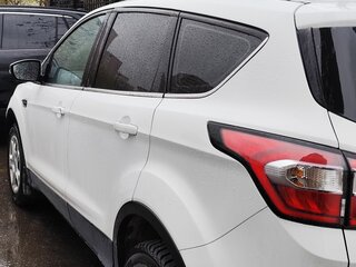 2016 Ford Kuga II Рестайлинг, белый, 1700000 рублей, вид 3