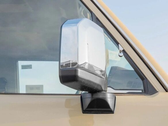 2025 Toyota Land Cruiser 79 70 Series Рестайлинг 2, бежевый, 6858000 рублей - вид 6