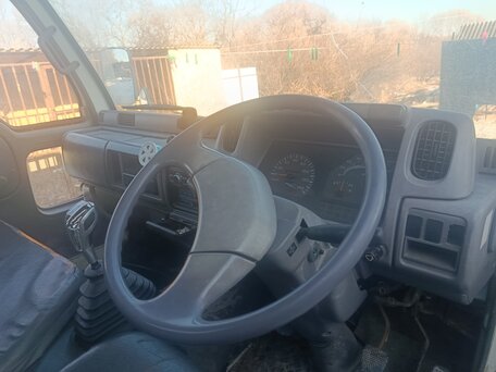 1992 Nissan Atlas, белый, 1000000 рублей, вид 1