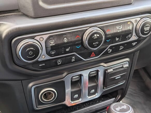 2019 Jeep Wrangler IV (JL), белый, 3179000 рублей - вид 17