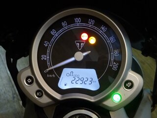 2016 Triumph Street Twin, чёрный, 685000 рублей, вид 5