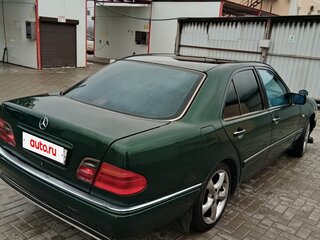 1996 Mercedes-Benz E-Класс 230 II (W210, S210), зелёный, 350000 рублей, вид 4