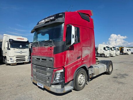 2017 Volvo FH, красный, 5837800 рублей, вид 1