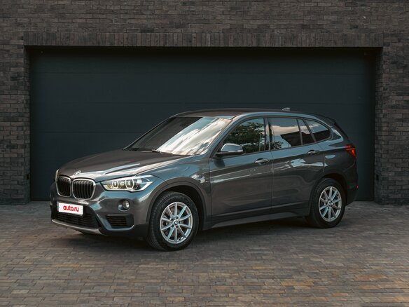 2018 BMW X1 20i xDrive II (F48), серый, 2530000 рублей