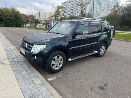 2008 Mitsubishi Pajero IV, зелёный, 1550000 рублей, вид 2