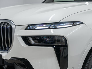 2026 BMW X7 40i I (G07) Рестайлинг, белый, 16350000 рублей, вид 2