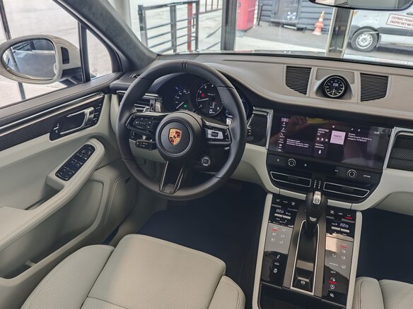2025 Porsche Macan I Рестайлинг 2, серый, 13940000 рублей - вид 28