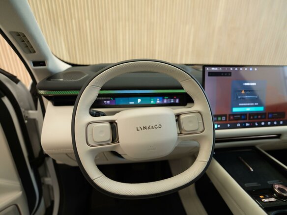 2026 Lynk & Co 900, белый, 8500000 рублей - вид 32